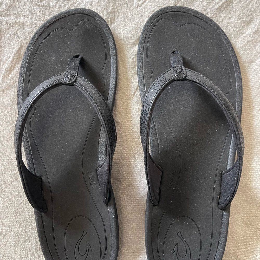OluKai Kulapa Kai Black Flip Flops Women’s Size 10 New in Box